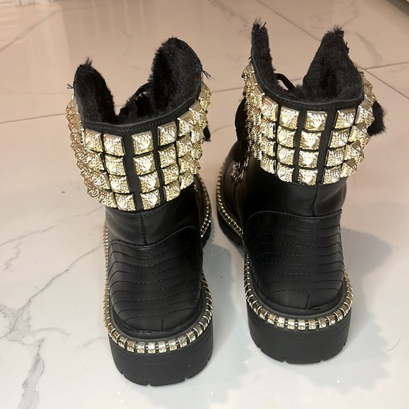 Black and Gold Studded Boots with Fur Details - Picture 3 of 5